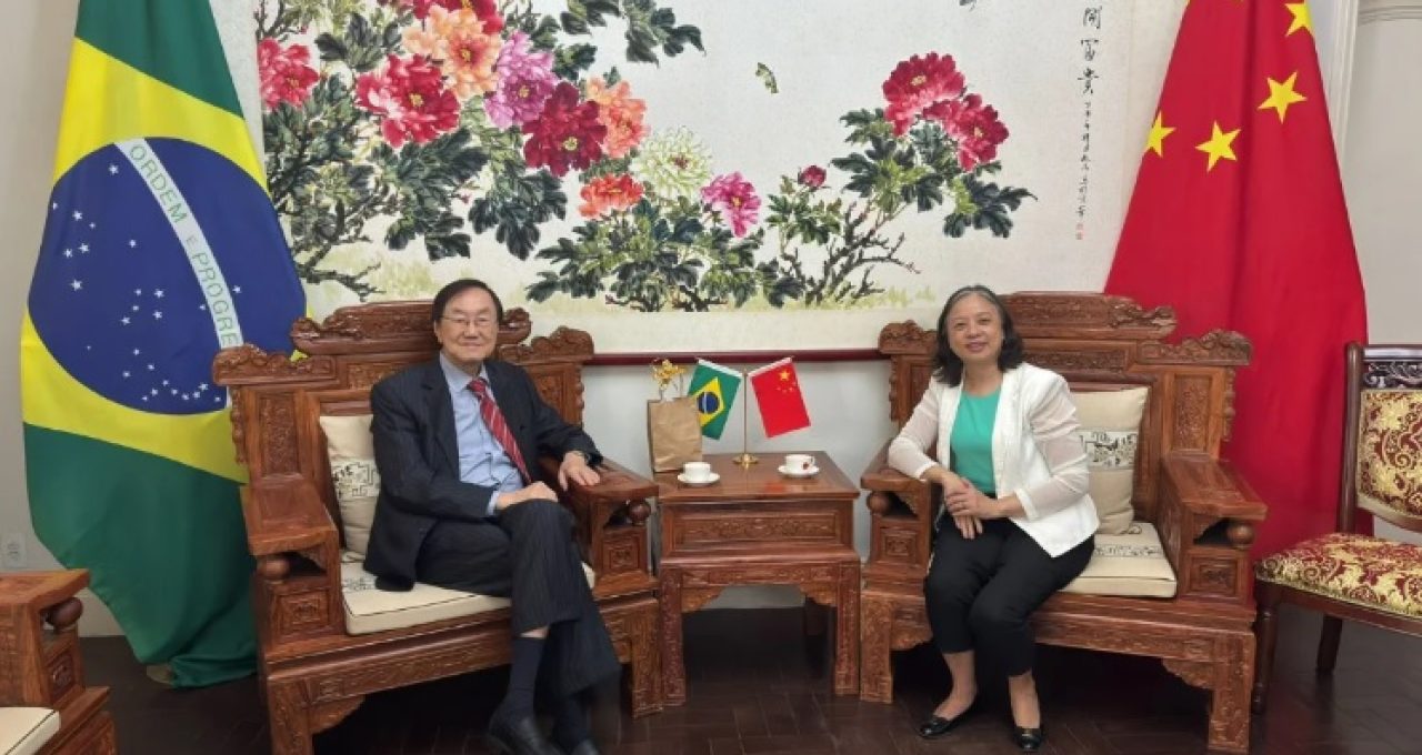 Presidente da CCIBC Charles Tang, é recebido pela Consul Geral da RPC China em Recife, Sra. Lan Henping