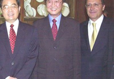 encontro-entre-o-ex-presidente-da-china-sr-hu-jintao-o-presidente-da-ccibc-sr-charles-tang-e-o-ex-governador-de-sao-paulo-geraldo-alckmin
